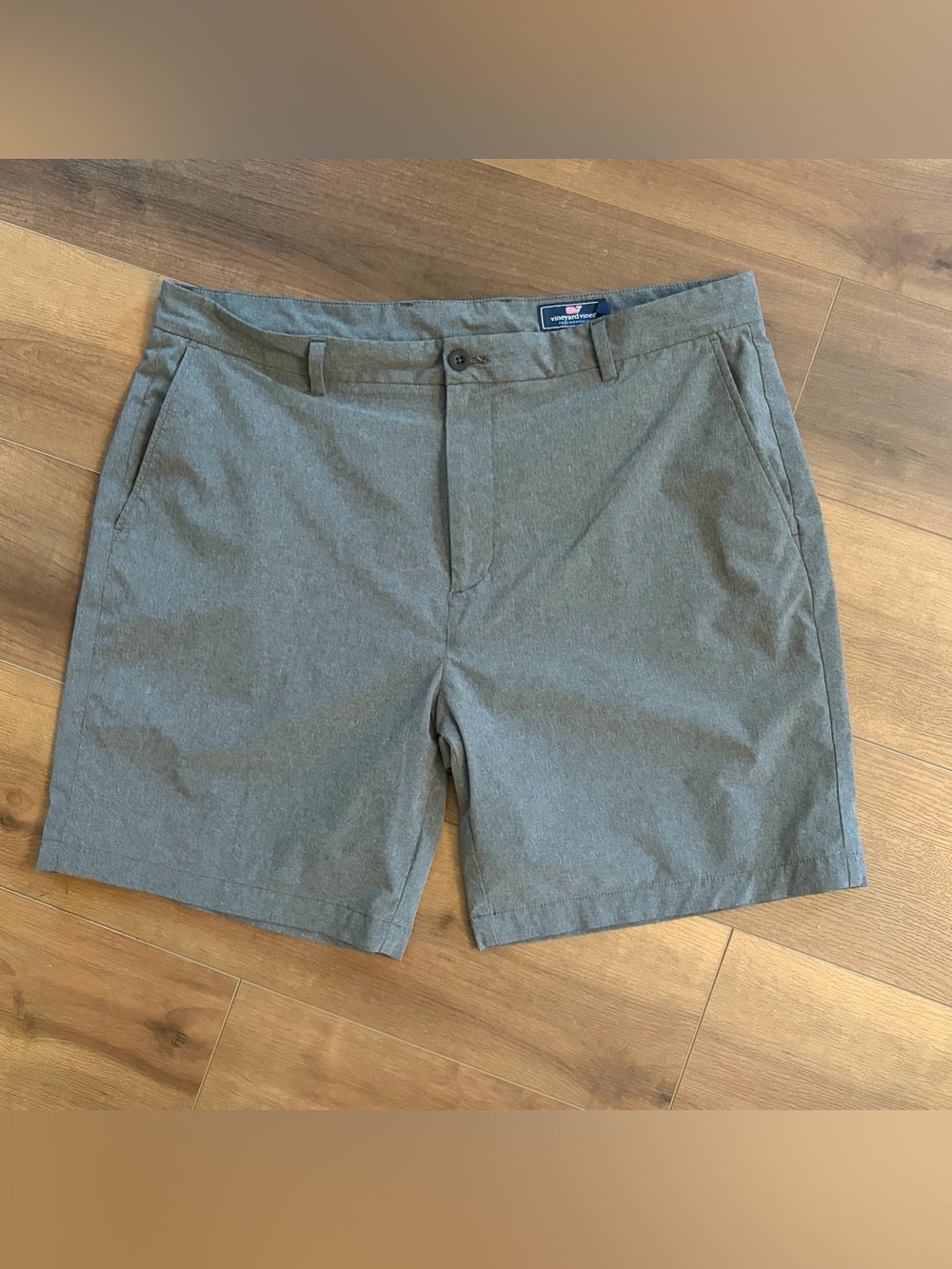 Vineyard Vines Performance Breaker Shorts Mens Size 40 Charcoal Gray 8" Golf